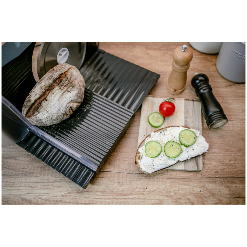 Affettatrice elettrica multifunzionale "AS 100" con lama ondulata (cm Ø17) cm 26,5x33x20